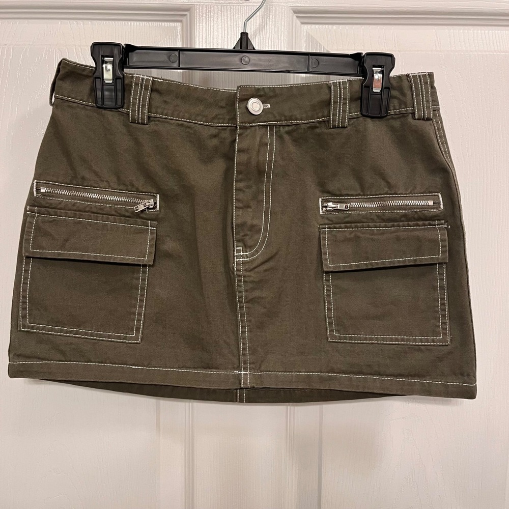 Olive Green Cargo Mini Skirt XS with Contrast Stitching and Zipper Pockets